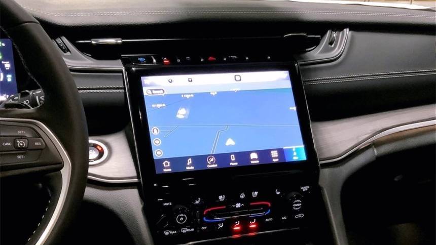2025 Jeep Grand Cherokee 1C4RJYB65S8680583