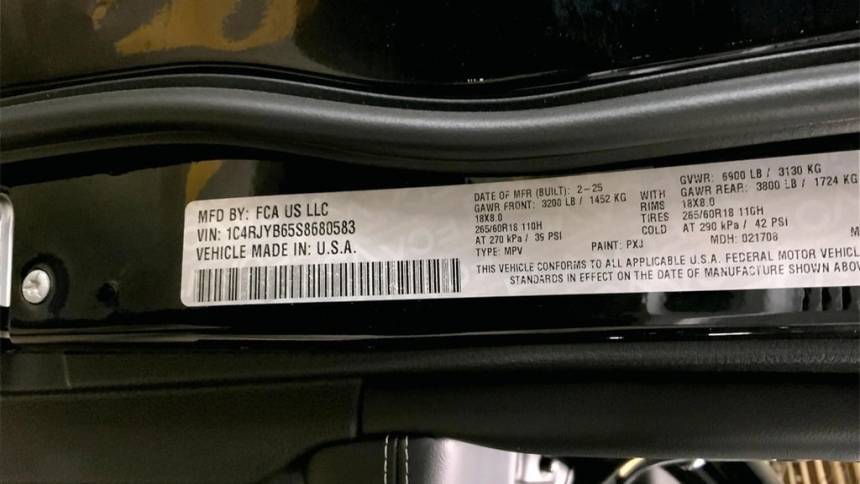 2025 Jeep Grand Cherokee 1C4RJYB65S8680583