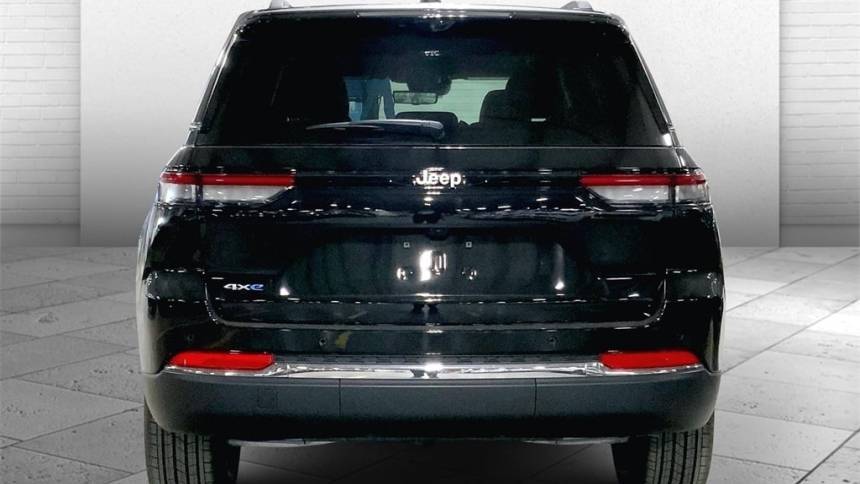 2025 Jeep Grand Cherokee 1C4RJYB65S8680583