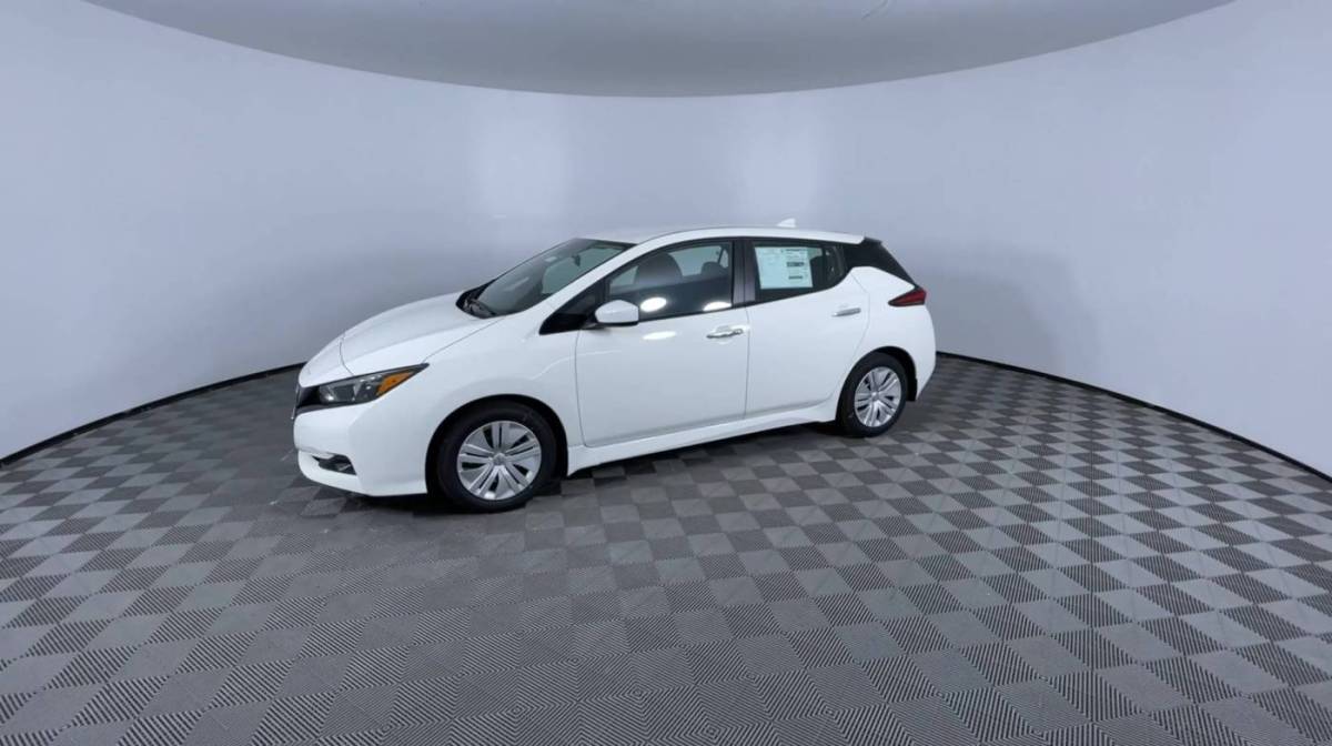 2025 Nissan LEAF 1N4AZ1BV8SC565936