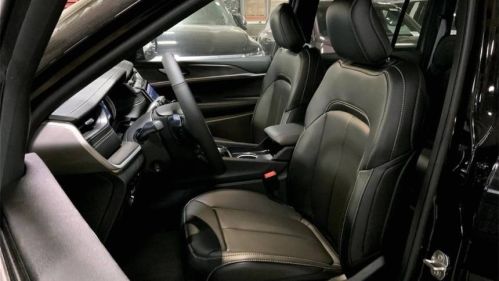2025 Jeep Grand Cherokee 1C4RJYB65S8680583