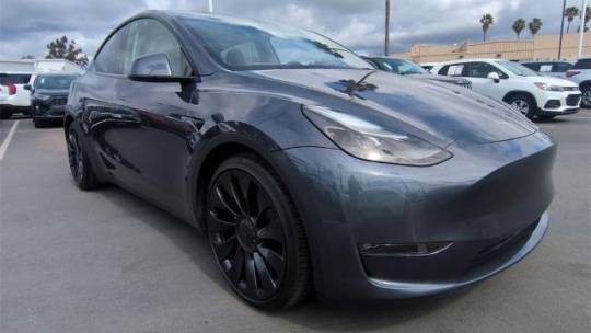 2023 Tesla Model Y 7SAYGDEF7PF645536