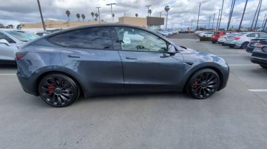 2023 Tesla Model Y 7SAYGDEF7PF645536