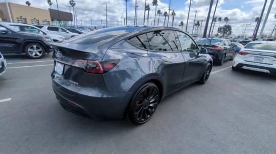 2023 Tesla Model Y 7SAYGDEF7PF645536