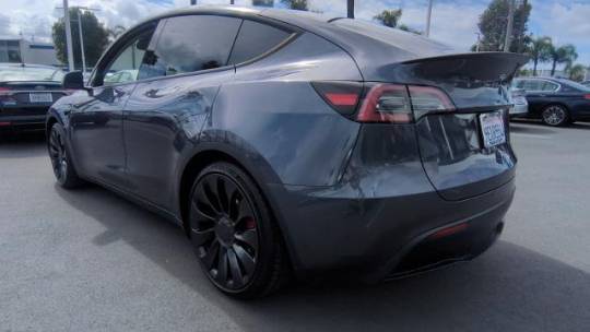 2023 Tesla Model Y 7SAYGDEF7PF645536