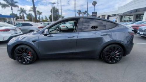 2023 Tesla Model Y 7SAYGDEF7PF645536