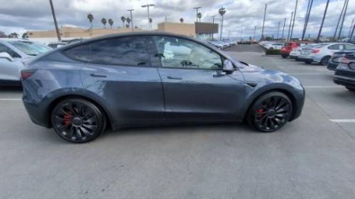 2023 Tesla Model Y 7SAYGDEF7PF645536