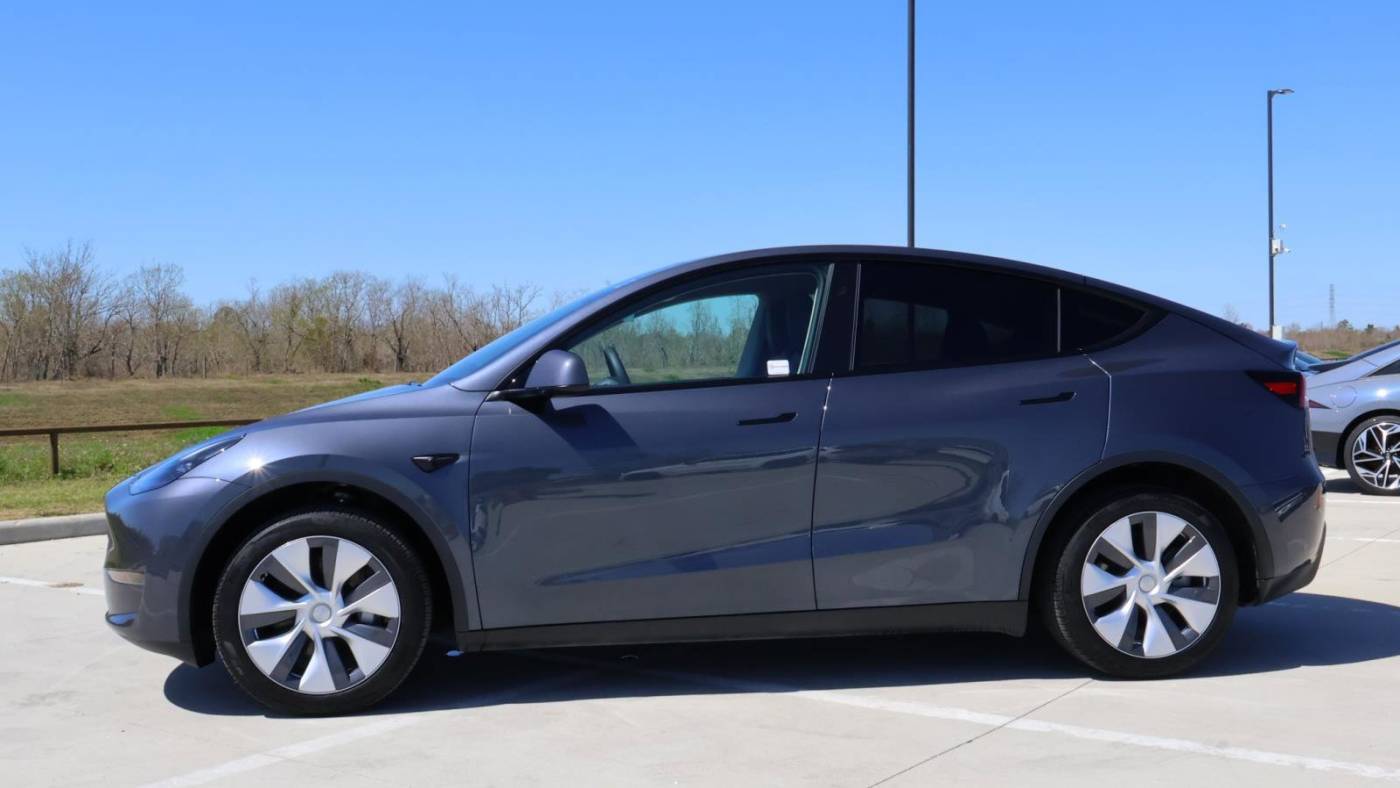 2023 Tesla Model Y 7SAYGDEE4PA208419