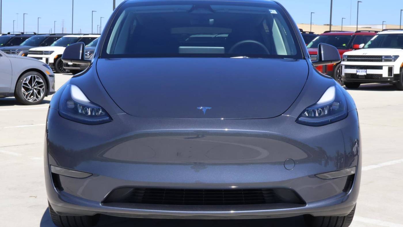 2023 Tesla Model Y 7SAYGDEE4PA208419