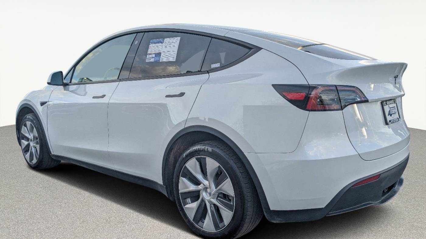 2023 Tesla Model Y 7SAYGDEE2PF710932