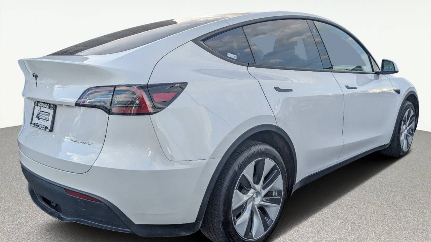 2023 Tesla Model Y 7SAYGDEE2PF710932