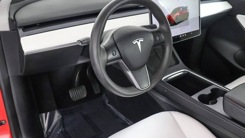 2022 Tesla Model Y 7SAYGDEE1NF443537