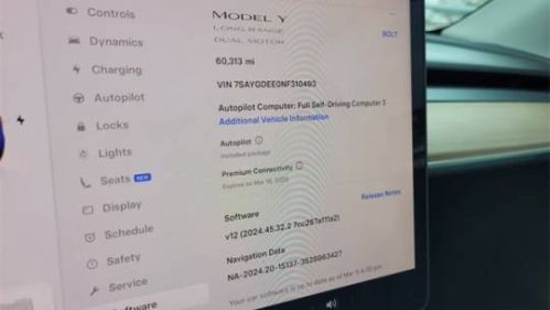 2022 Tesla Model Y 7SAYGDEE0NF310493