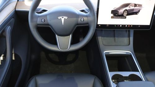 2023 Tesla Model Y 7SAYGDEE4PA208419