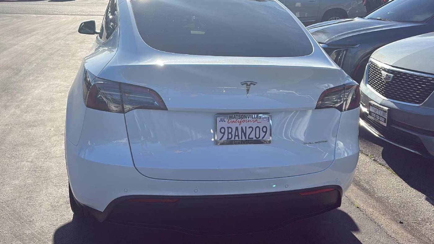 2022 Tesla Model Y 7SAYGDEEXNF481901