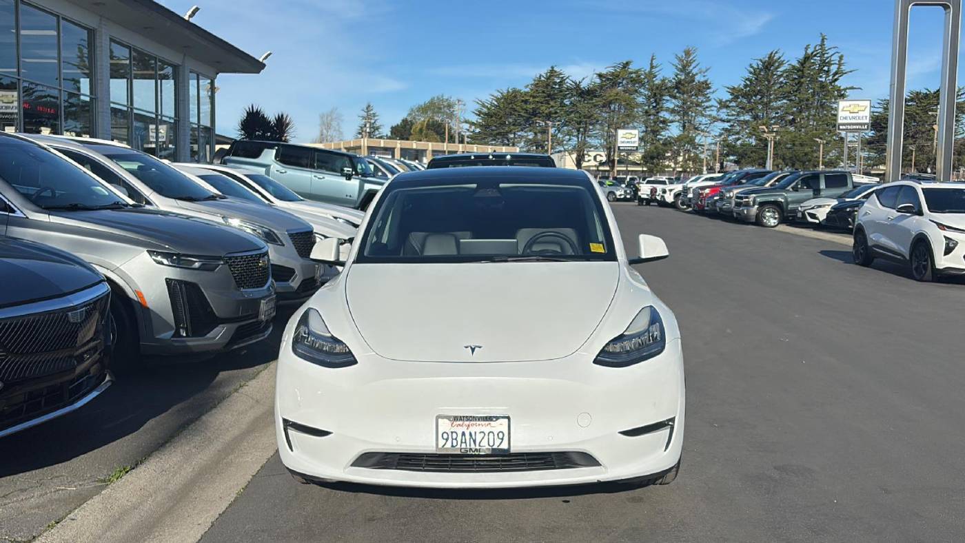 2022 Tesla Model Y 7SAYGDEEXNF481901