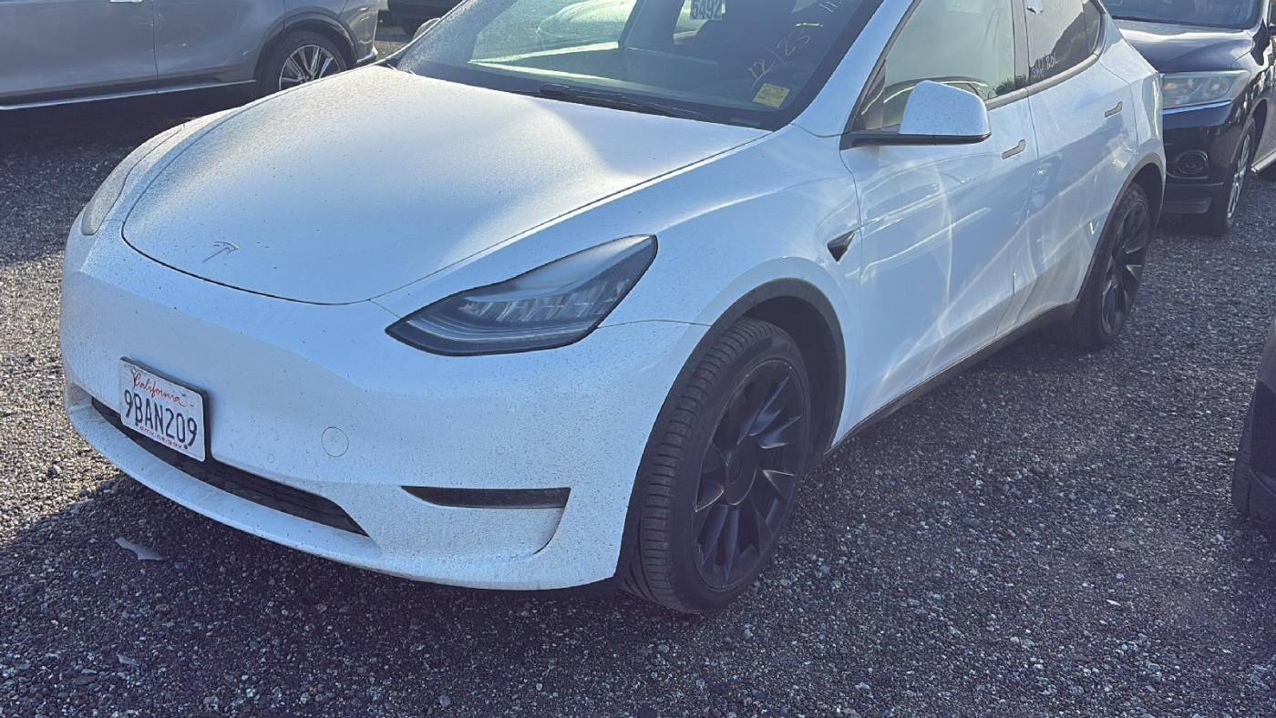 2022 Tesla Model Y 7SAYGDEEXNF481901