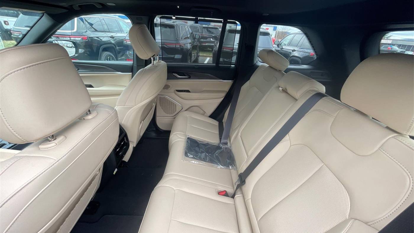 2023 Jeep Grand Cherokee 1C4RJYB66PC650772