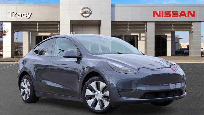 2023 Tesla Model Y 7SAYGDEE5PF963226