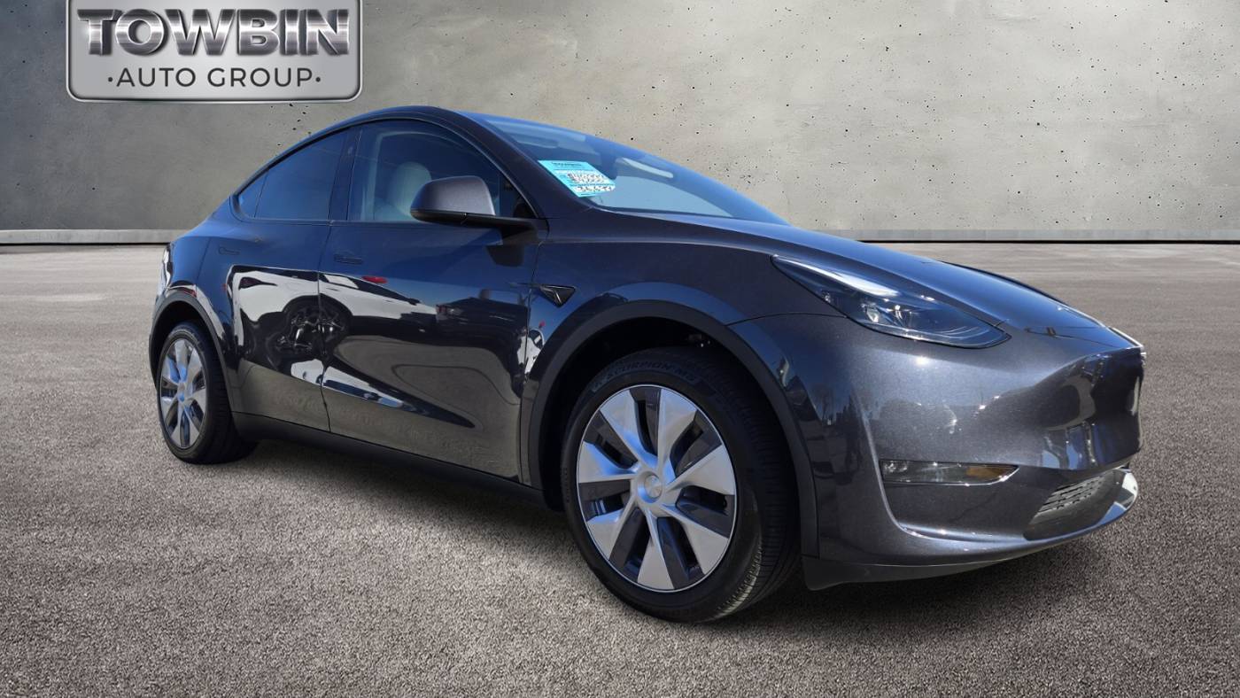 2024 Tesla Model Y 7SAYGDEE7RA282680