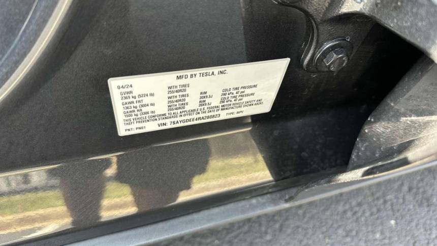 2024 Tesla Model Y 7SAYGDEE4RA280823