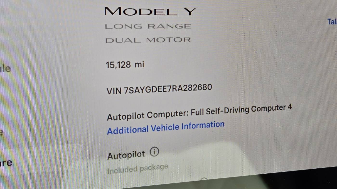 2024 Tesla Model Y 7SAYGDEE7RA282680