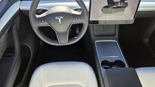 2024 Tesla Model Y 7SAYGDEE7RA282680