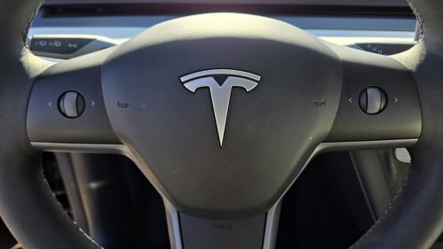 2024 Tesla Model Y 7SAYGDEE7RA282680