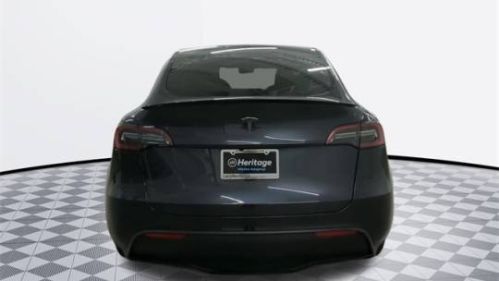 2024 Tesla Model Y 7SAYGDED5RF008937