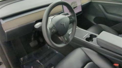 2024 Tesla Model Y 7SAYGDED5RF008937