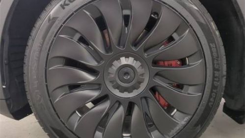 2024 Tesla Model Y 7SAYGDED5RF008937