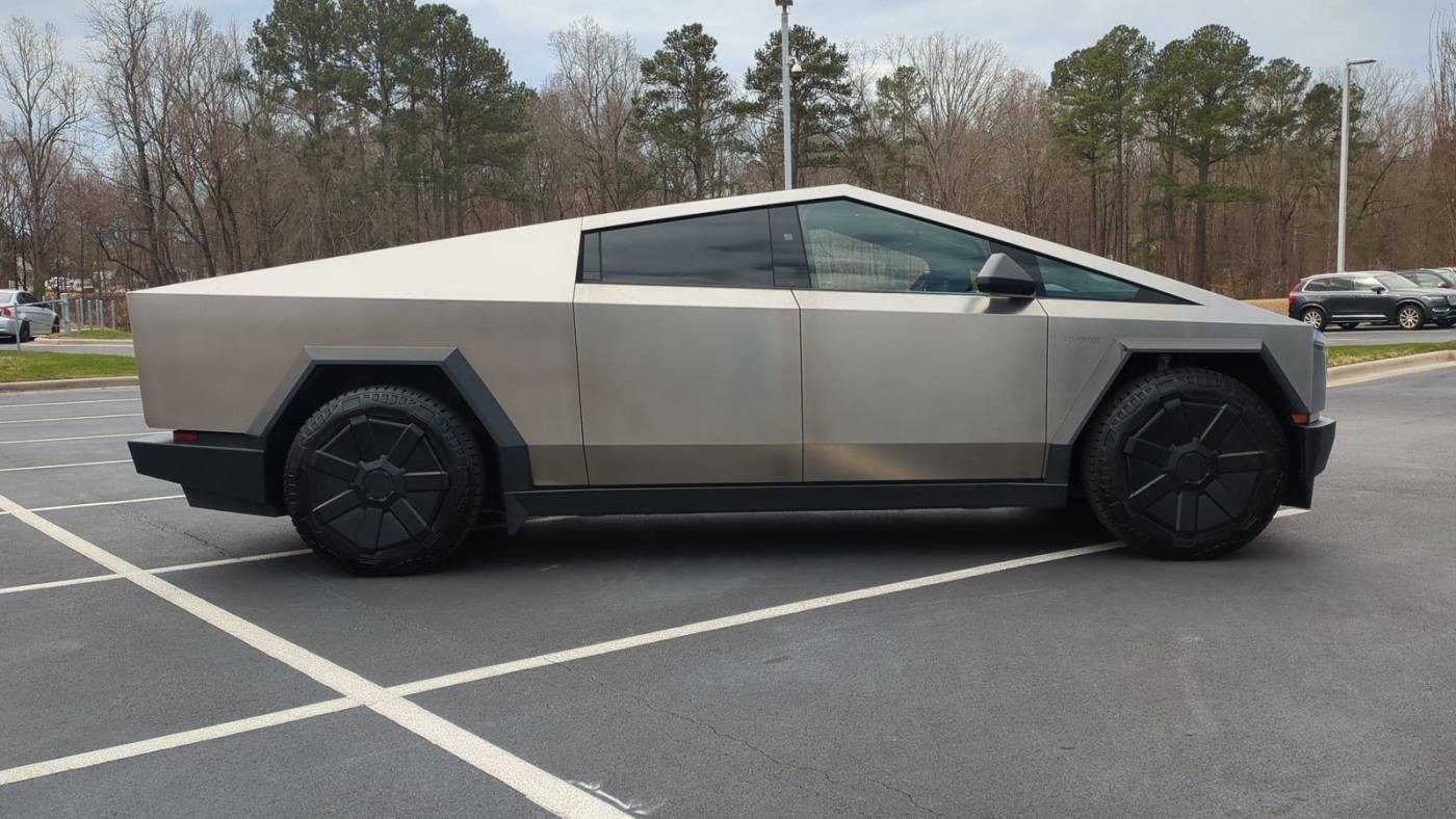 2024 Tesla Cybertruck 7G2CEHED6RA014065