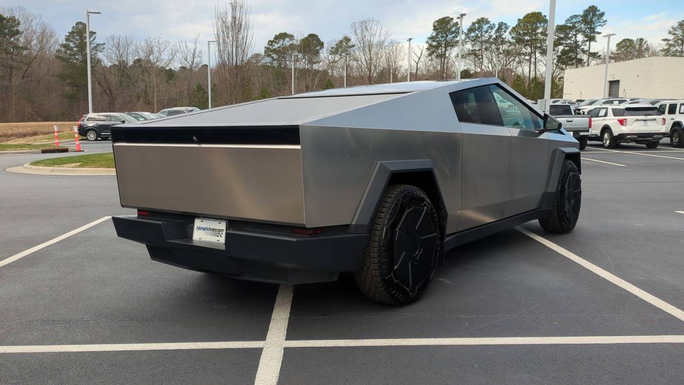 2024 Tesla Cybertruck 7G2CEHED6RA014065