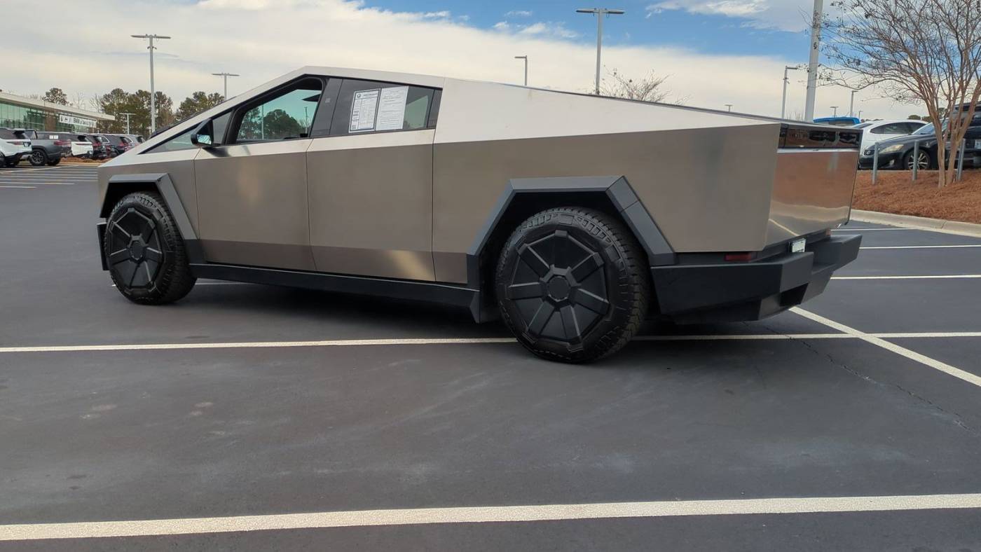 2024 Tesla Cybertruck 7G2CEHED6RA014065