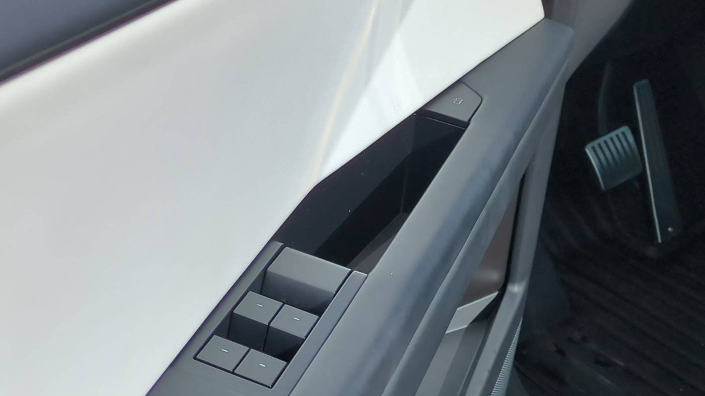 2024 Tesla Cybertruck 7G2CEHED6RA014065