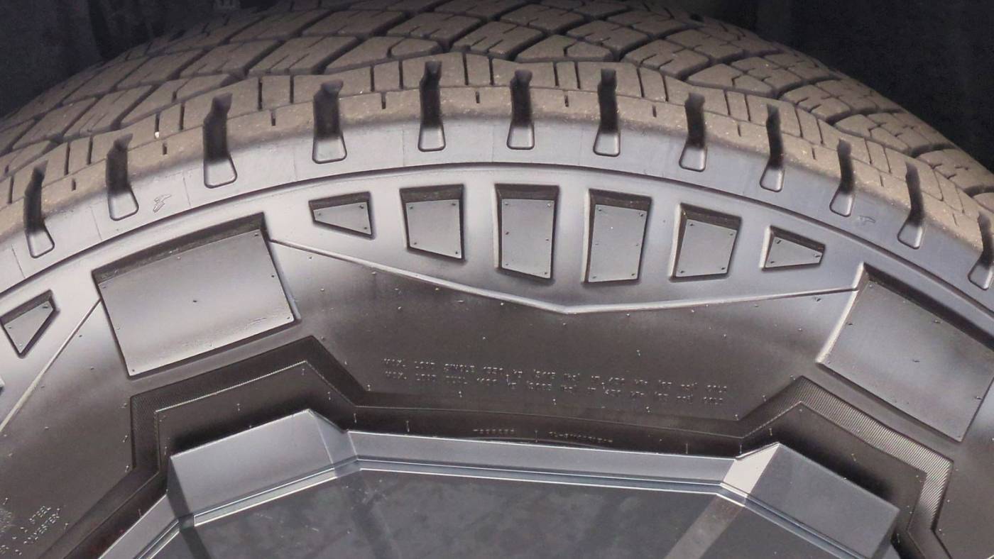 2024 Tesla Cybertruck 7G2CEHED6RA014065