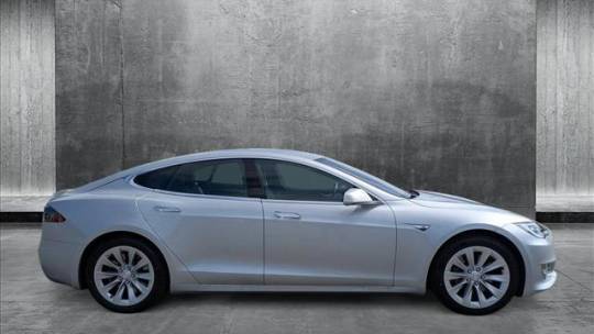 2016 Tesla Model S 5YJSA1E27GF141696