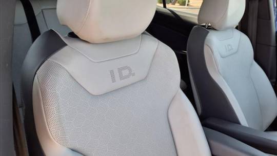 2022 Volkswagen ID.4 WVGTMPE26NP036404