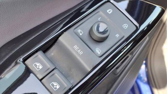 2022 Volkswagen ID.4 WVGTMPE26NP036404