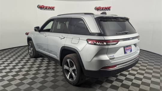2024 Jeep Grand Cherokee 1C4RJYB69R8957648