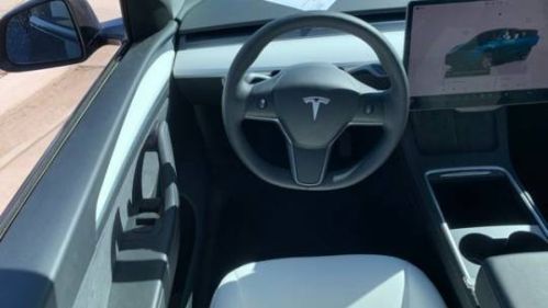 2024 Tesla Model Y 7SAYGDEE6RA229727