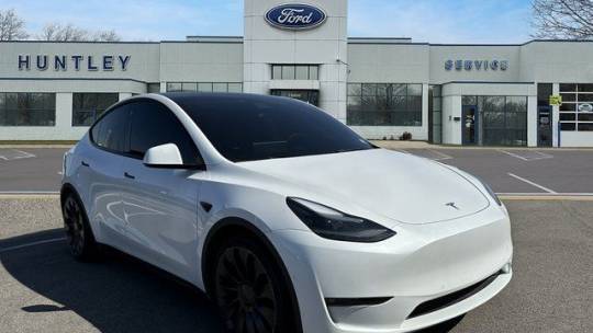 2022 Tesla Model Y 7SAYGDEF6NF383490