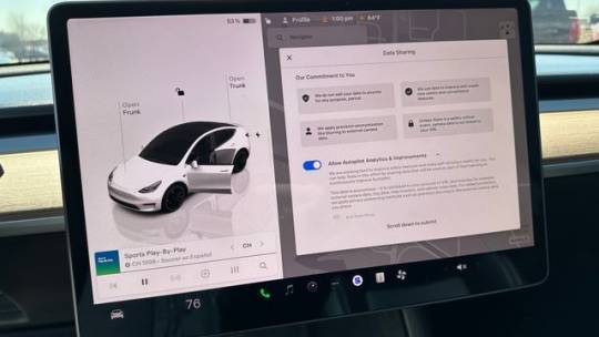 2022 Tesla Model Y 7SAYGDEF6NF383490