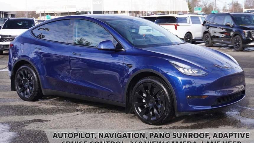 2022 Tesla Model Y 7SAYGDEE9NF432222