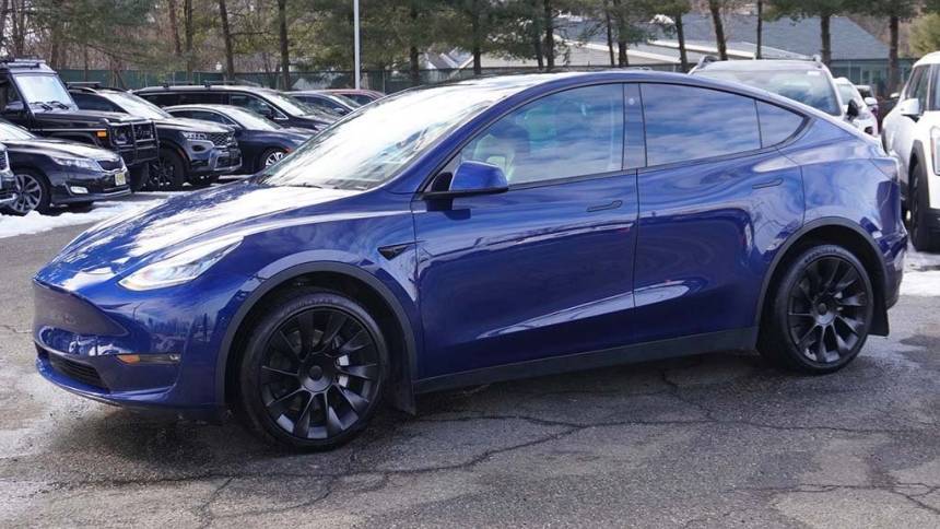 2022 Tesla Model Y 7SAYGDEE9NF432222