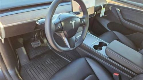 2024 Tesla Model Y 7SAYGDED0RF018436