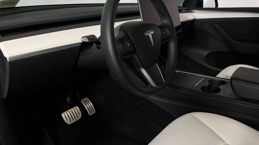 2023 Tesla Model Y 7SAYGDEF1PF701132