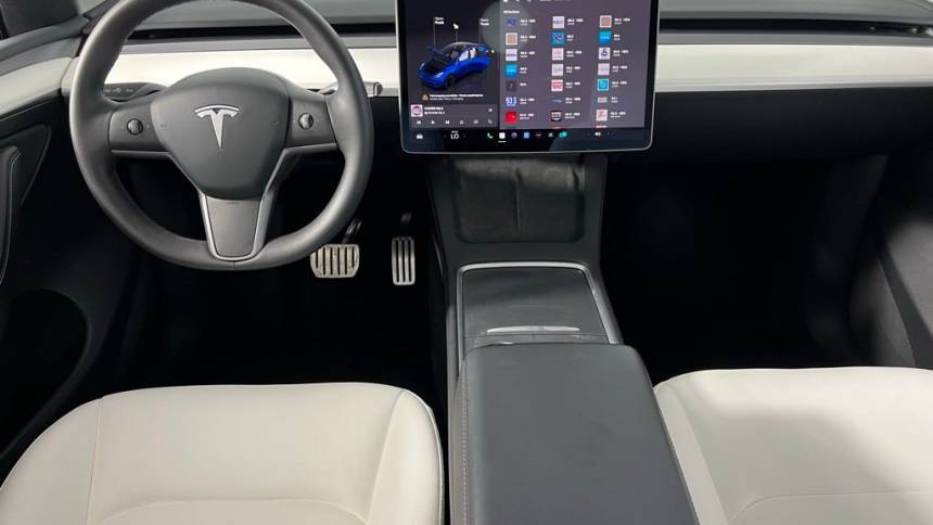 2023 Tesla Model Y 7SAYGDEF1PF701132