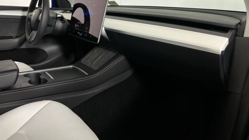 2023 Tesla Model Y 7SAYGDEF1PF701132