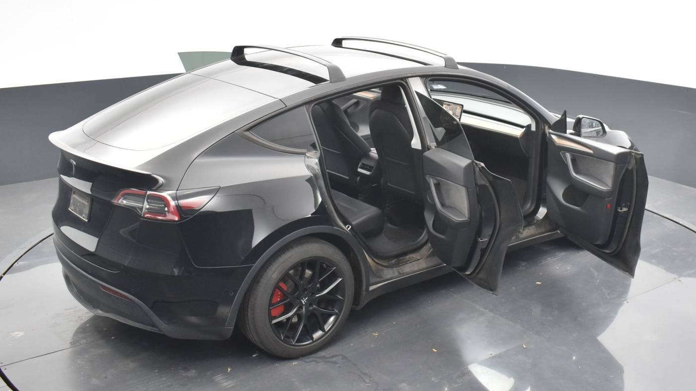 2022 Tesla Model Y 7SAYGDEF5NF568288